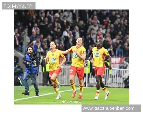 皇家马德里与劲敌对决新赛季首场大战引爆球迷热情 皇家马德里与劲敌对决新赛季首场大战引爆球迷热情